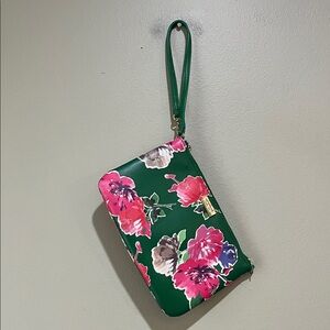🎄Kate Spade Green Floral Wristlet
